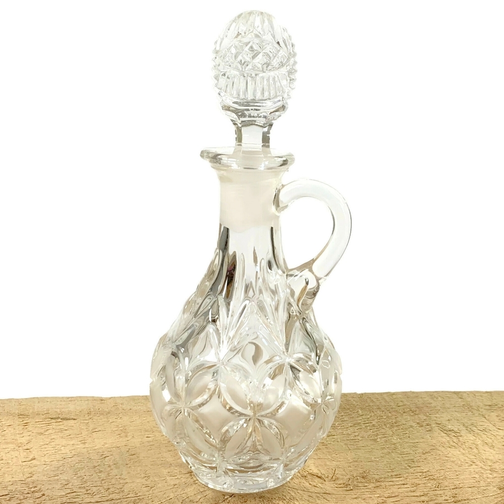 Vintage Fine Cut 24% Lead Crystal Decanter Bottle